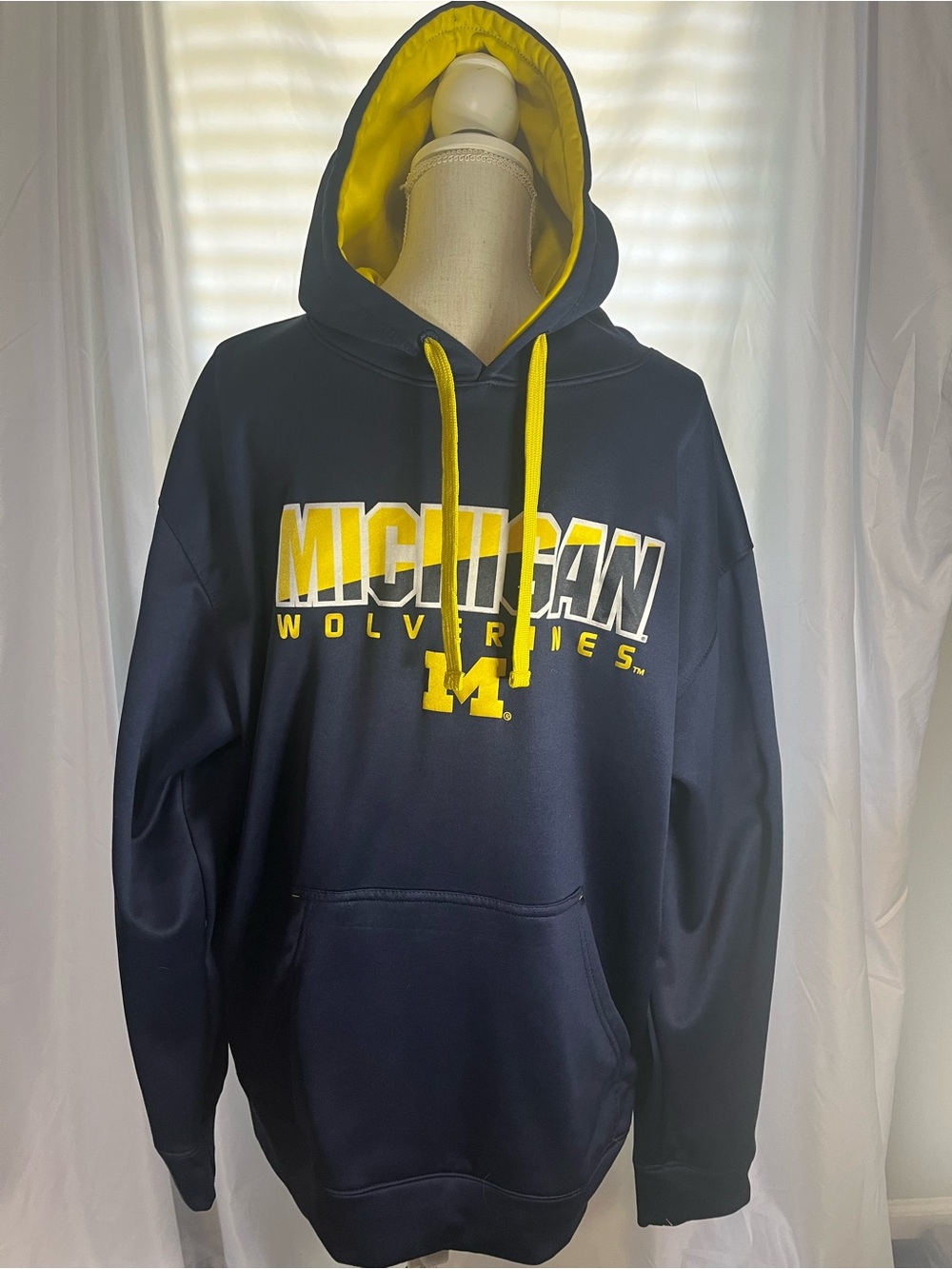Majestic Navy and Yellow Michigan Wolverines Pullover Hoodie